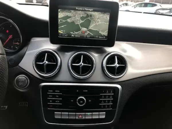 Mercedes-Benz CLA 180 (CDI) d AMG Line 13