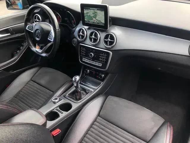 Mercedes-Benz CLA 180 (CDI) d AMG Line 9