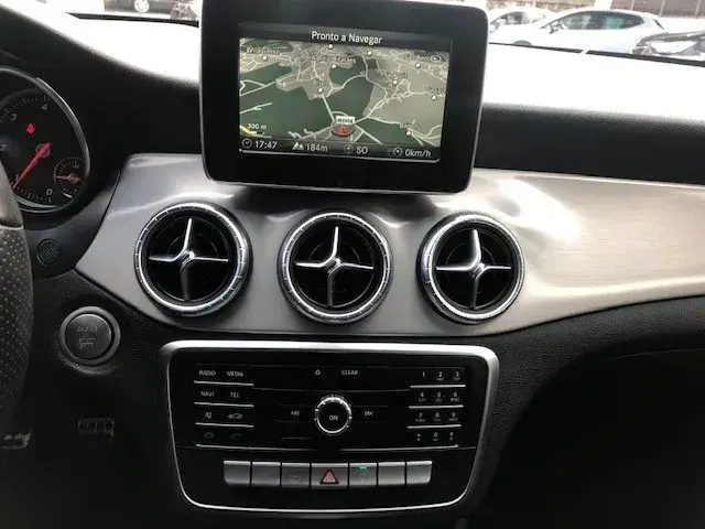 Mercedes-Benz CLA 180 (CDI) d AMG Line 13