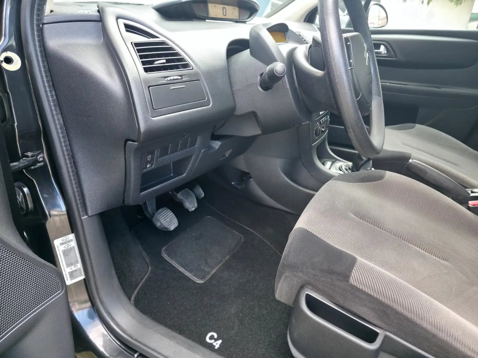 Citroën C4 1.4 16V SX 11