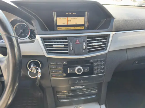 Mercedes-Benz E 250 CDi Avantgarde BlueEfficiency 9