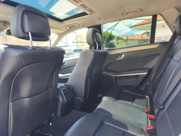 Mercedes-Benz E 250 CDi Avantgarde BlueEfficiency 13