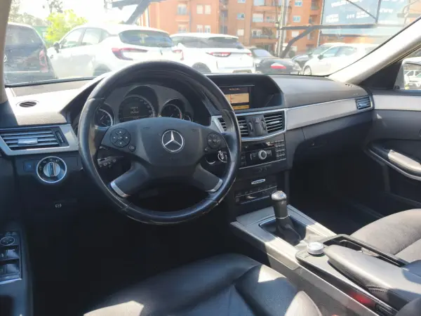 Mercedes-Benz E 250 CDi Avantgarde BlueEfficiency 10