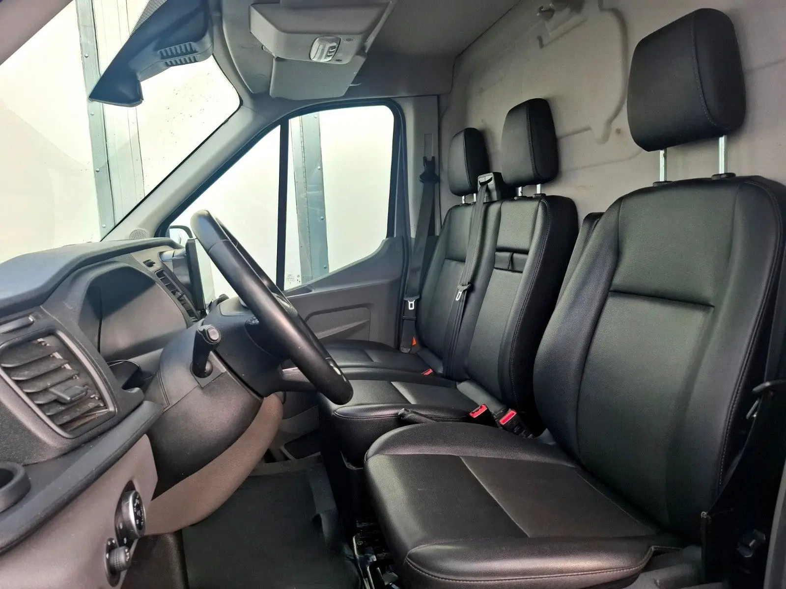 Ford Transit L3H2 2.0 Trend Aut. 10