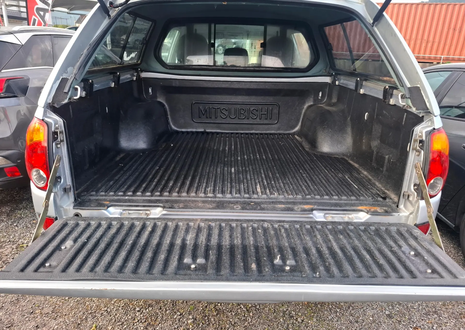 Mitsubishi L200 2.5 DI-D CD Intense 4WD 6