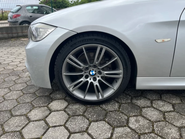 BMW 318 d Touring Pack M 15