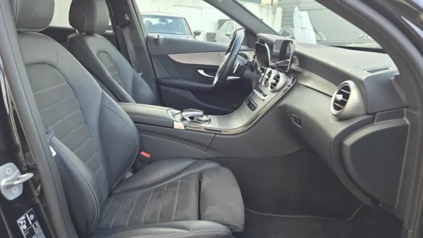 Mercedes-Benz C 300 de AMG line 10