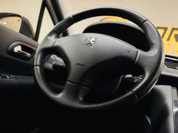 Peugeot 3008 1.6 BlueHDi Allure EAT6 10