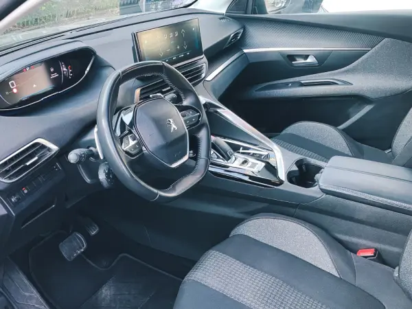 Peugeot 3008 PureTech 130 Stop & Start GPF EAT8 Active Pack 6