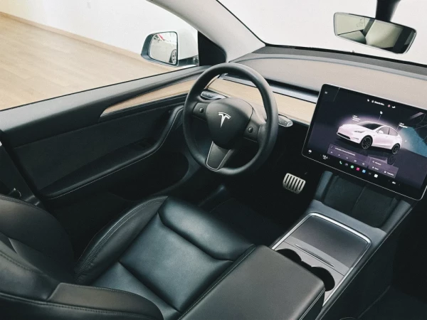 Tesla Model Y Performance 8