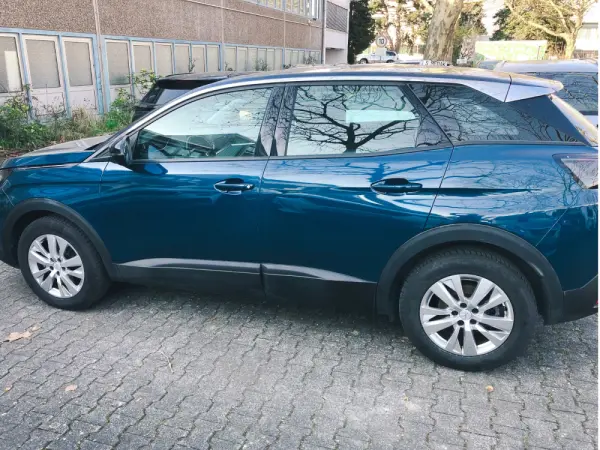 Peugeot 3008 PureTech 130 Stop & Start GPF EAT8 Active Pack 5