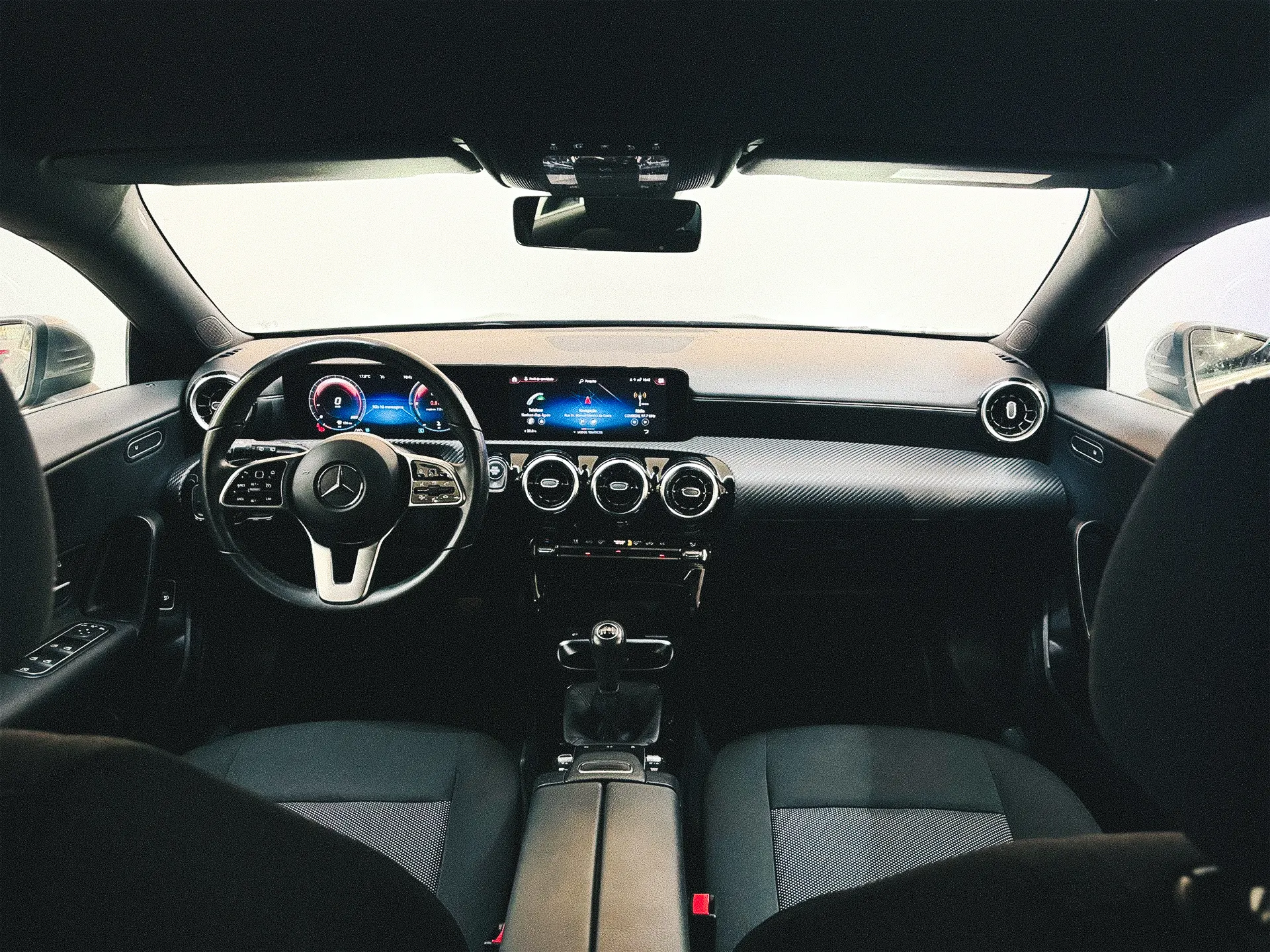 Mercedes-Benz CLA 180 8