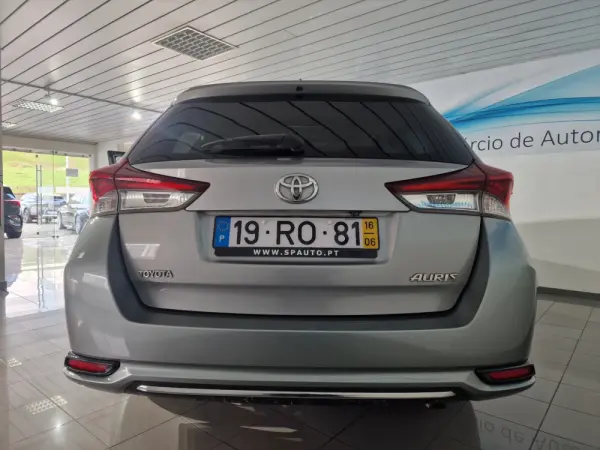 Toyota Auris Touring Sports 3