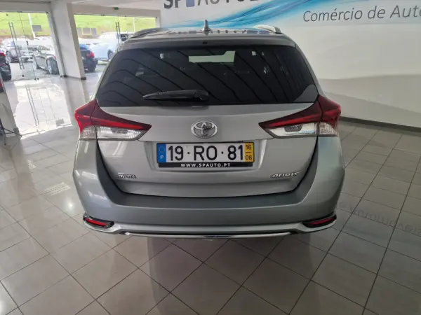 Toyota Auris Touring Sports 4