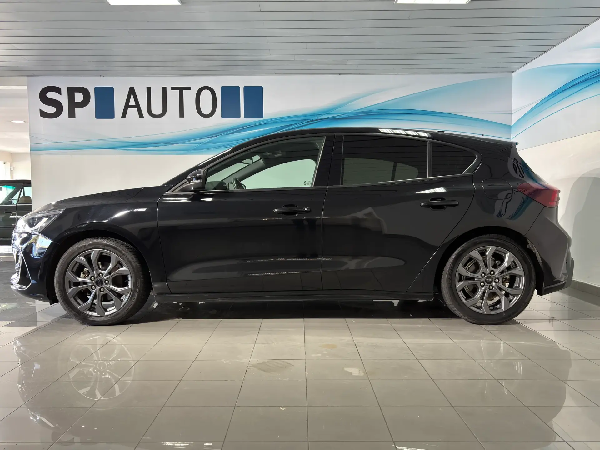 Ford Focus 1.0 EcoBoost MHEV ST-Line 4