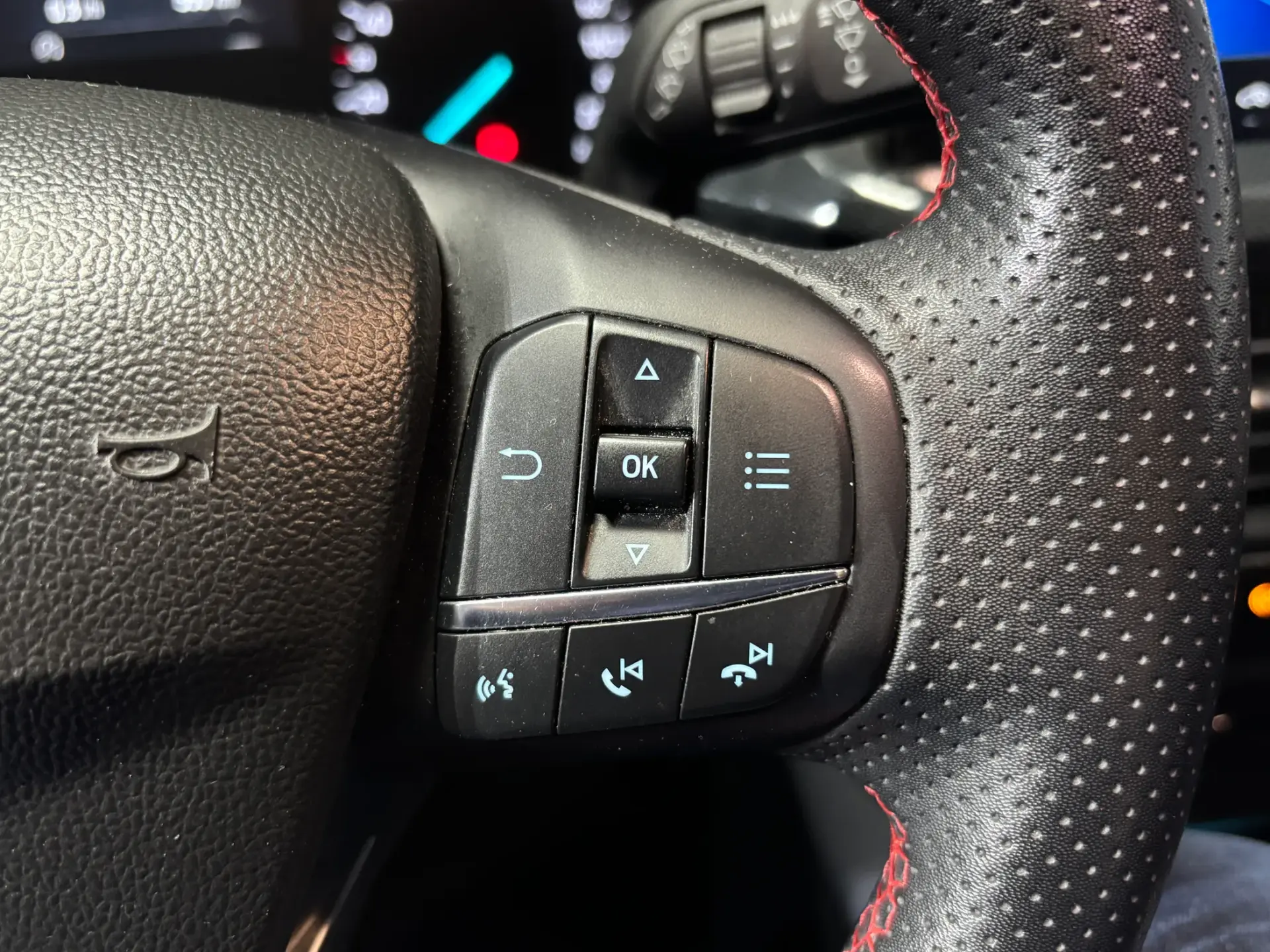 Ford Focus 1.0 EcoBoost MHEV ST-Line 21