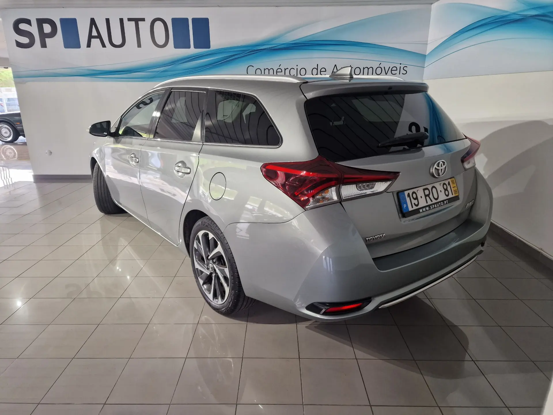 Toyota Auris Touring Sports 5