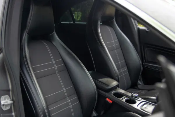 Mercedes-Benz CLA 220 CDI Urban Aut. 49