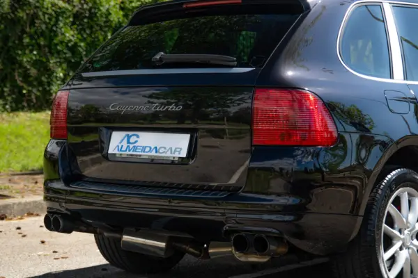 Porsche Cayenne Turbo 16