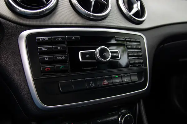 Mercedes-Benz CLA 220 CDI Urban Aut. 38