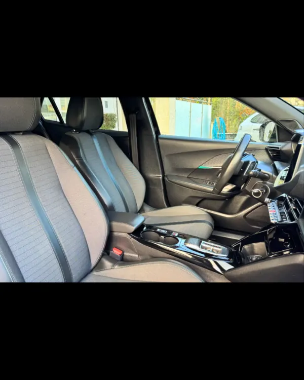 Peugeot 2008 1.5 BlueHDi Allure EAT8 6