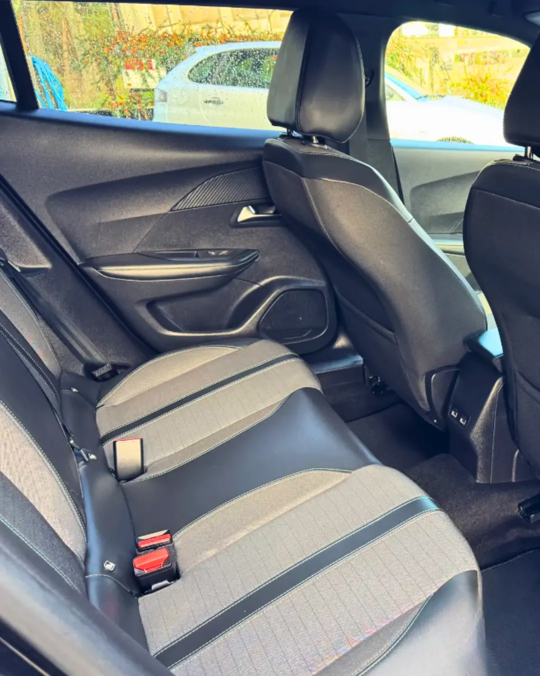 Peugeot 2008 1.5 BlueHDi Allure EAT8 7