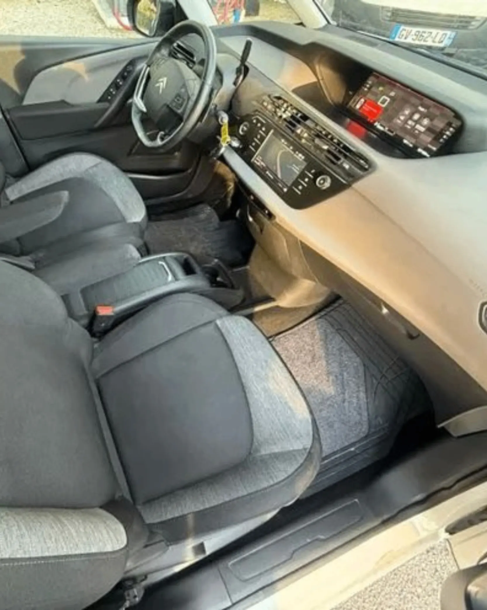 Citroën Grand C4 Spacetourer 1.5 BlueHDi C-Series EAT8 6