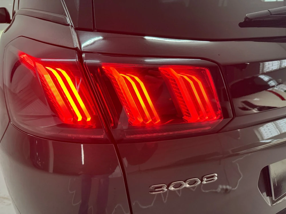 Peugeot 3008 Allure pack EAT8 130 cv 20