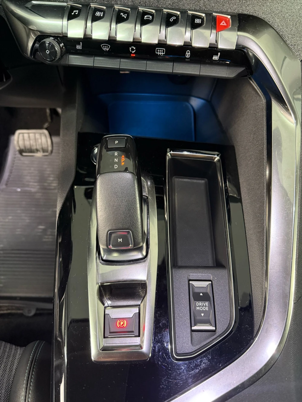 Peugeot 3008 Allure pack EAT8 130 cv 13