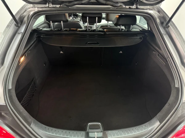 Mercedes-Benz CLA 220 d Shooting Brake Urban 18