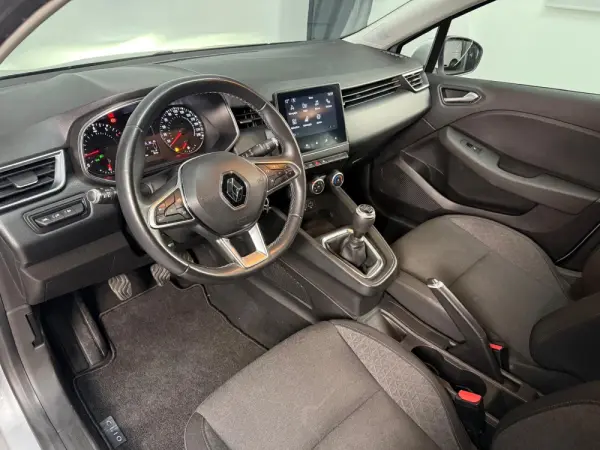 Renault Clio Outro 16