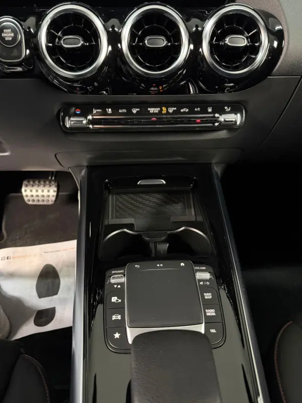 Mercedes-Benz GLA 250 e 8G-DCT AMG Line 15