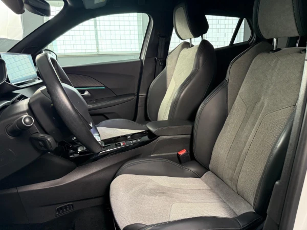 Peugeot e-2008 GT Line 16
