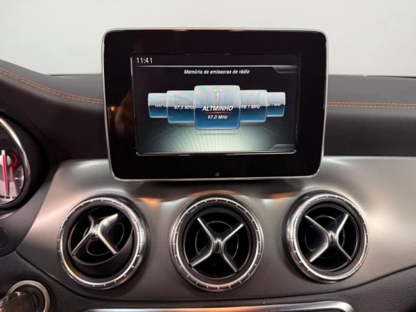 Mercedes-Benz CLA 200 d Shooting Brake AMG Line 7