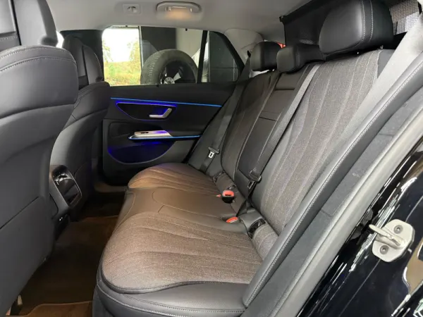 Mercedes-Benz E 300 de 22