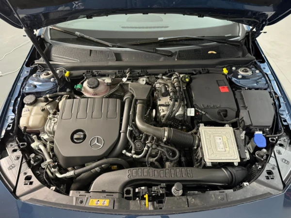 Mercedes-Benz CLA 250 e Shooting Brake AMG Line 20