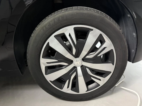 Peugeot 208 Active Pack 18