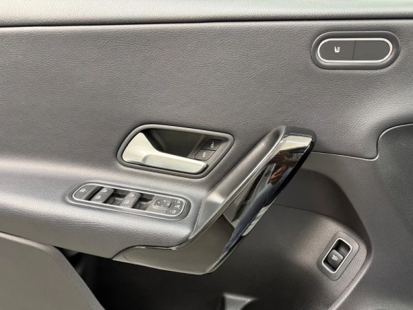 Mercedes-Benz A 180 Limousine A 180 Limousine 9