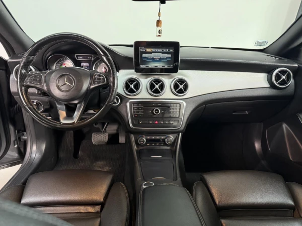 Mercedes-Benz CLA 220 d Shooting Brake Urban 15
