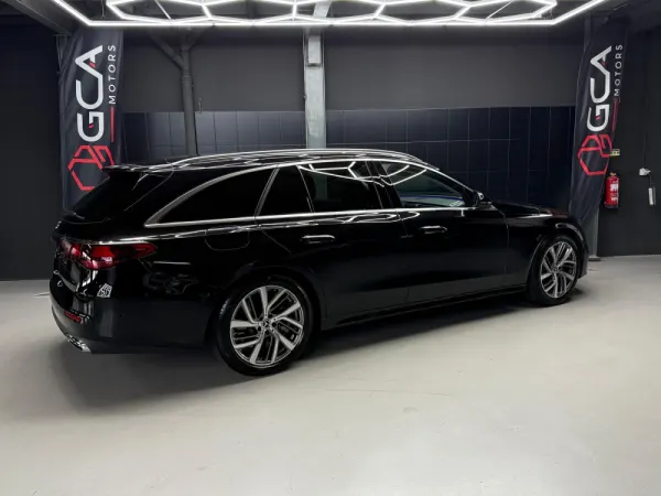 Mercedes-Benz E 300 de 4