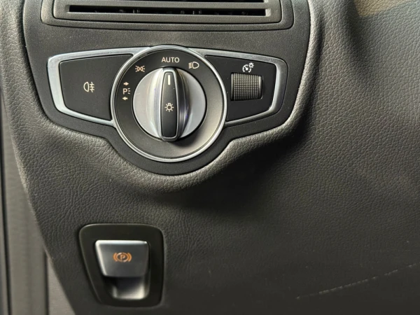 Mercedes-Benz GLC 300 de 4Matic 12