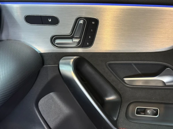 Mercedes-Benz CLA 250 e Shooting Brake AMG Line 13