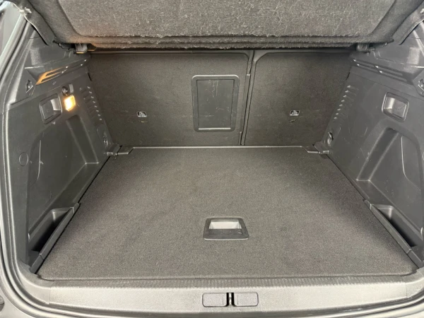 Peugeot 3008 Allure pack EAT8 130 cv 8