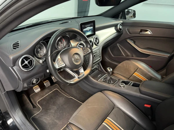 Mercedes-Benz CLA 200 d Shooting Brake AMG Line 11