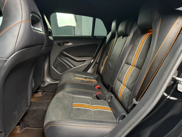 Mercedes-Benz CLA 200 d Shooting Brake AMG Line 13