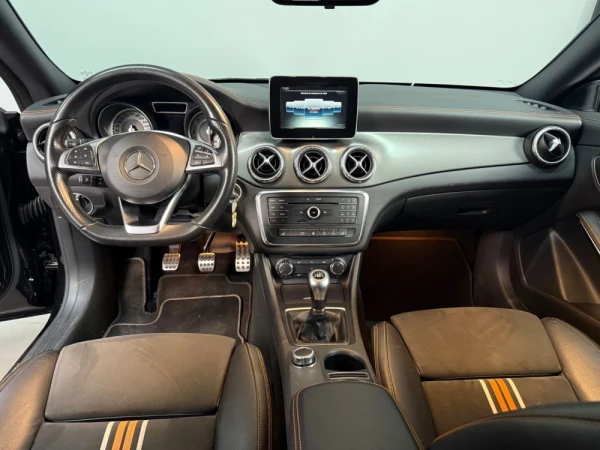 Mercedes-Benz CLA 200 d Shooting Brake AMG Line 14