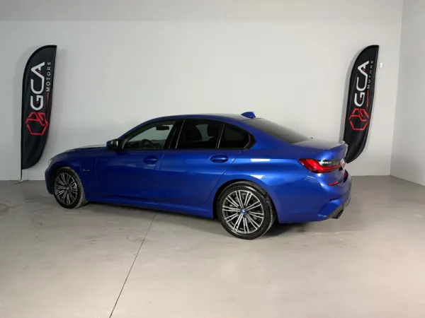 BMW 330 Pack M Sport 3