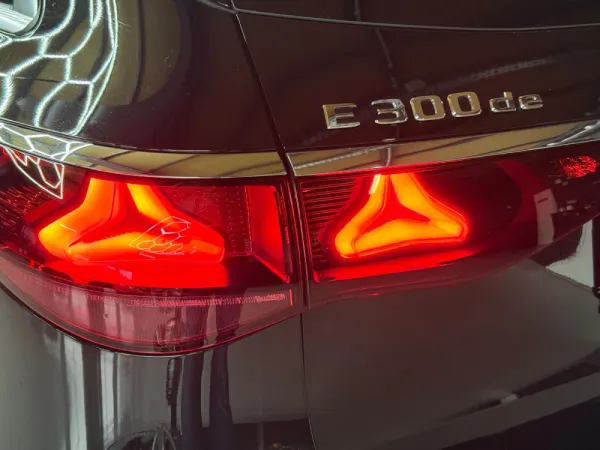 Mercedes-Benz E 300 de 29