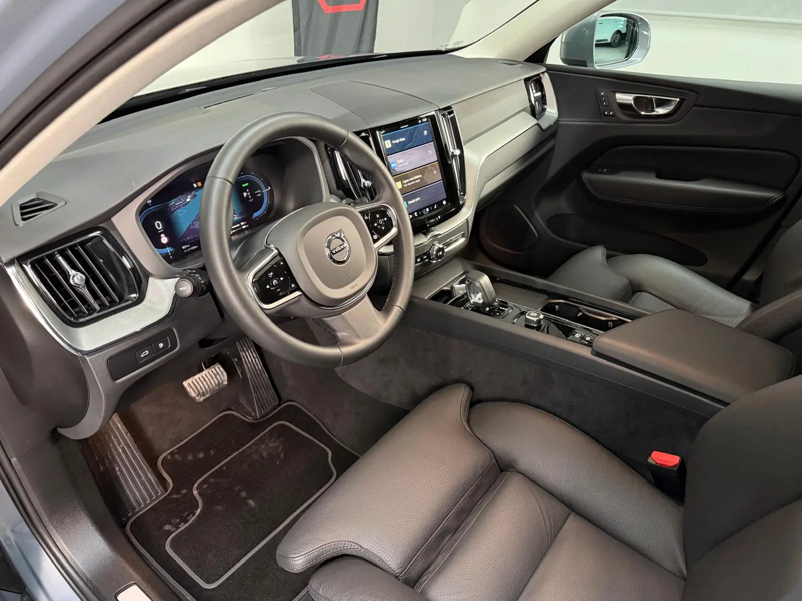 Volvo XC 60 2.0 T8 PHEV Plus Bright AWD 17