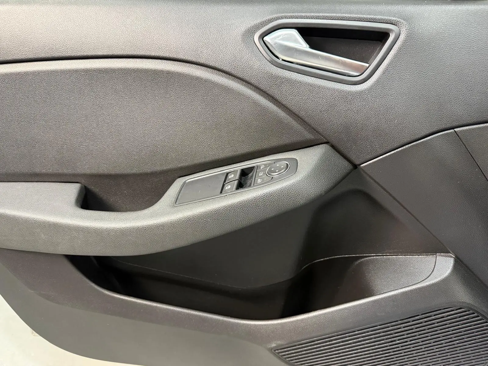 Renault Clio Outro 12